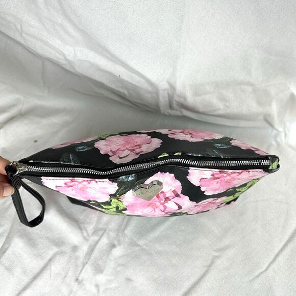 Betsey Johnson Floral Printed Pebble Wristlet Bag - Picture 4 of 6